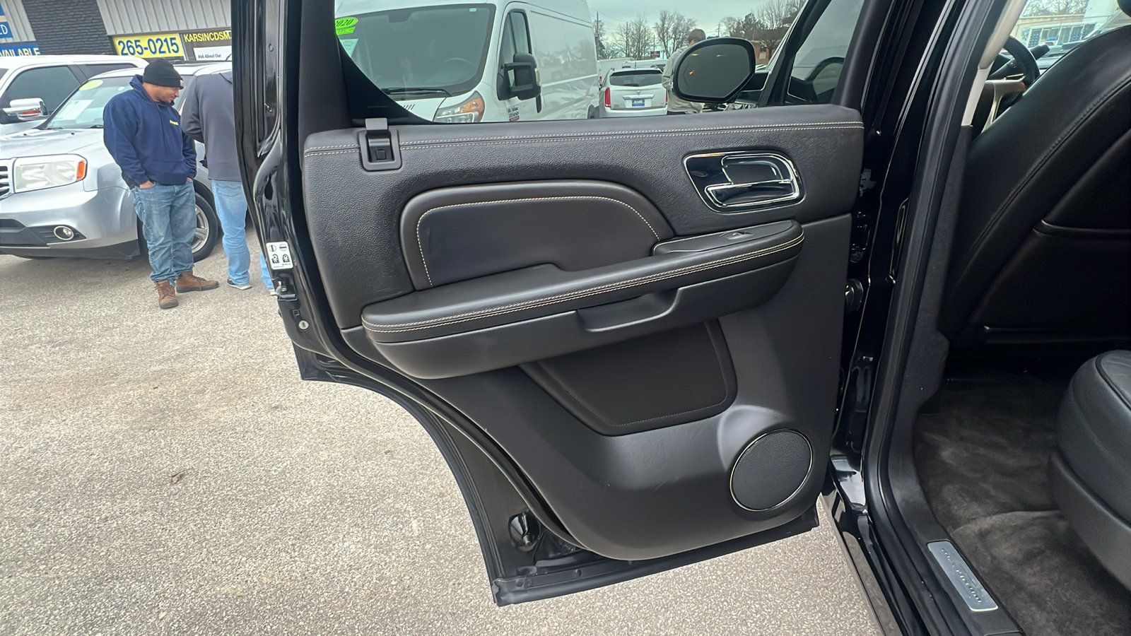 Used 2012 Cadillac Escalade Platinum AWD/4WD image 15
