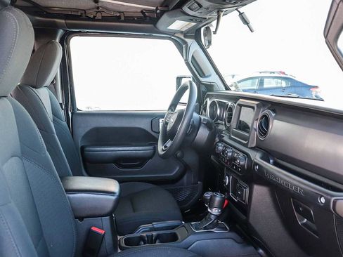 Used 2022 Jeep Wrangler Unlimited Sport image 15