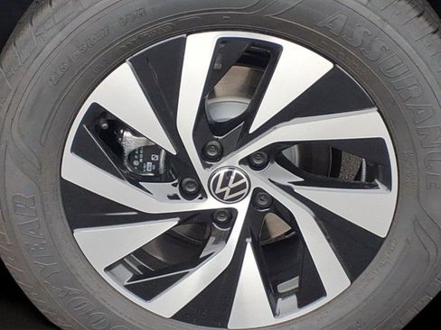 New 2026 Volkswagen Tiguan S image 2