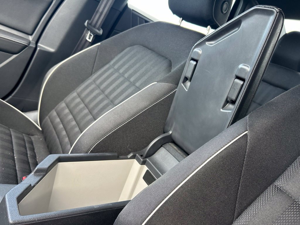Certified 2024 Volkswagen Jetta Sport FWD image 33