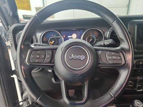 Certified 2022 Jeep Gladiator Sport AWD/4WD image 24