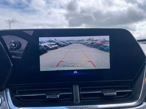 Used 2025 Chevrolet Trax ACTIV FWD image 17