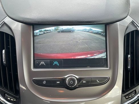 Used 2018 Chevrolet Cruze LT w/ Convenience Package FWD image 24
