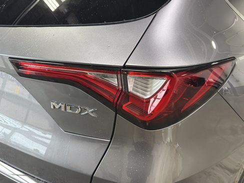 Used 2023 Acura MDX w/ Technology Package FWD image 18
