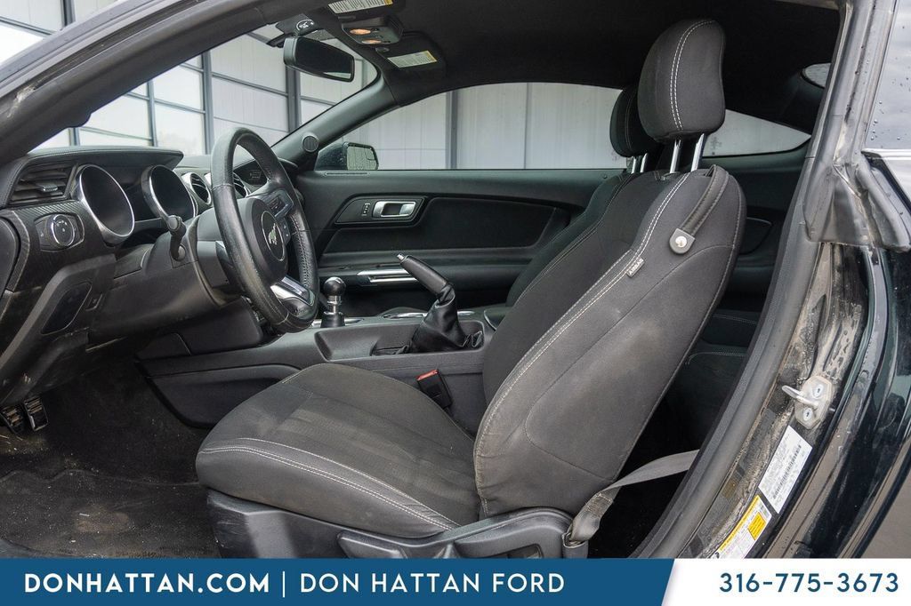 Used 2020 Ford Mustang Coupe RWD image 4