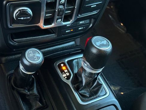 Used 2023 Jeep Wrangler Unlimited image 20