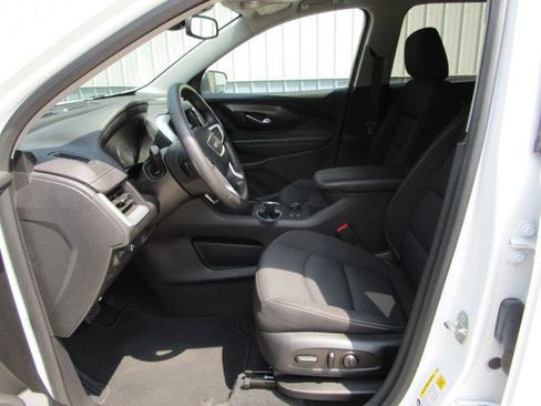 Used 2023 GMC Terrain SLE w/ Driver Convenience Package image 11