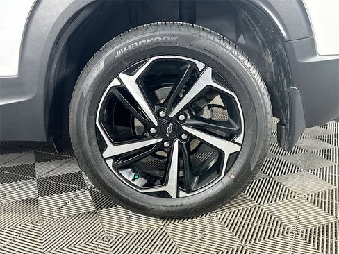 Used 2023 Chevrolet TrailBlazer RS w/ Convenience Package image 34