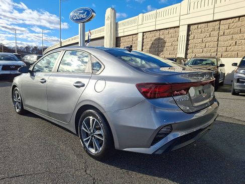 Used 2023 Kia Forte LXS image 6