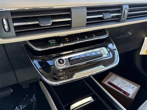 New 2026 Lincoln Corsair Premiere image 28