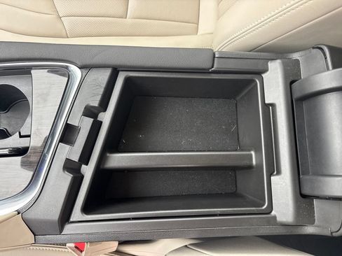Used 2023 Buick Enclave Essence FWD image 19