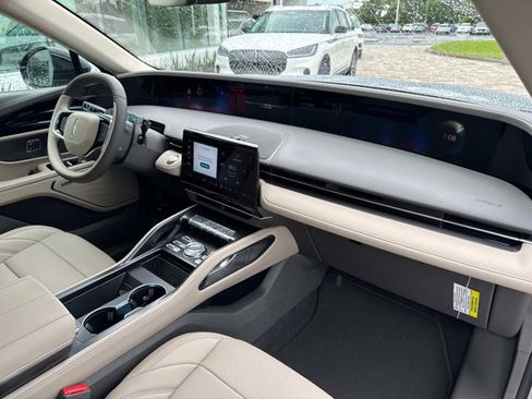 New 2025 Lincoln Nautilus Premier w/ Equipment Group 102A image 20