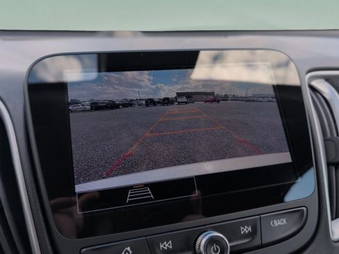 Used 2025 Chevrolet Malibu LT image 16