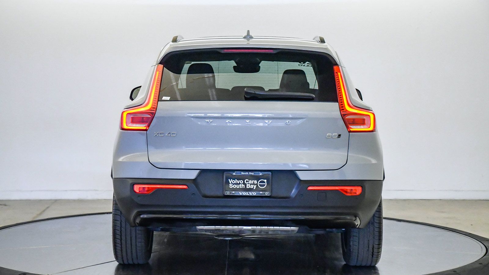 Certified 2026 Volvo XC40 B5 Plus w/ Protection Package Premier AWD/4WD image 3