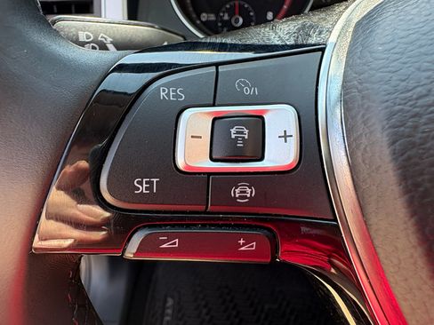 Used 2019 Volkswagen Atlas SE FWD image 14