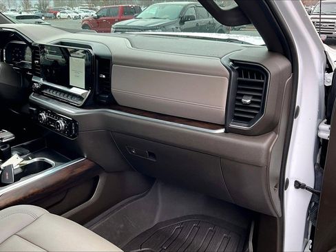 Used 2022 GMC Sierra 1500 SLT w/ SLT Premium Plus Package image 17