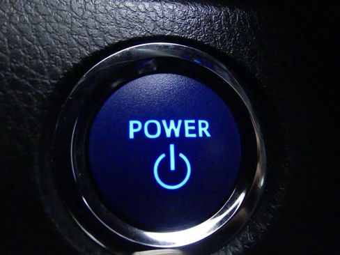 Used 2020 Toyota Camry LE image 15