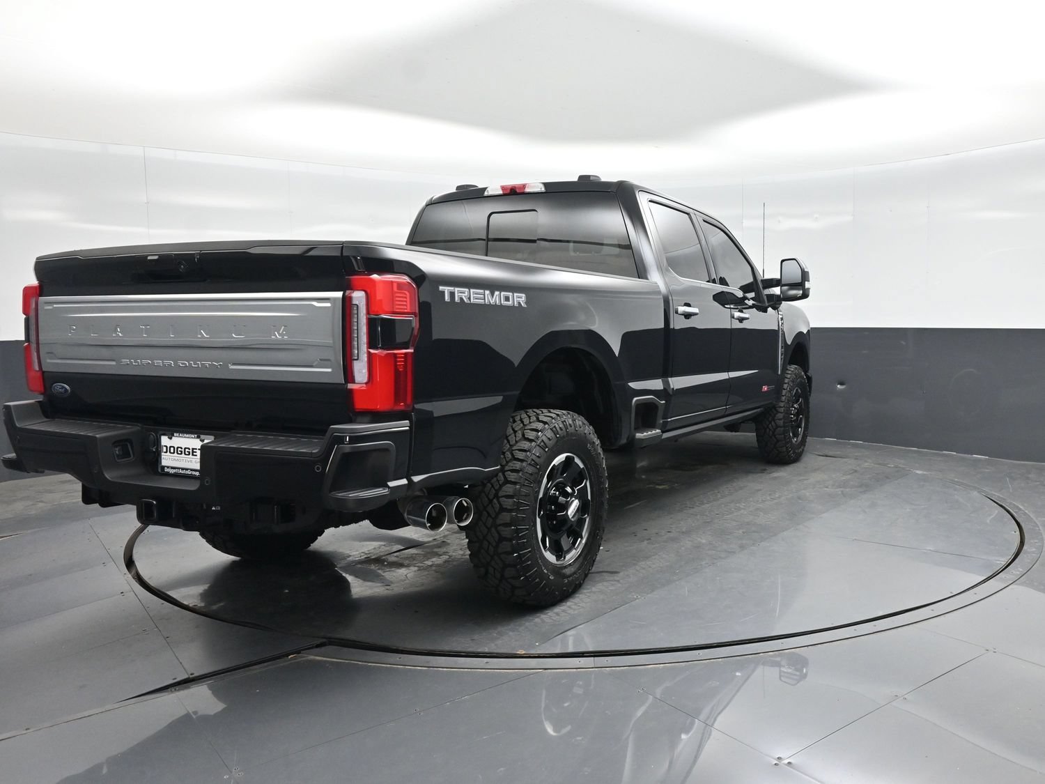 Used 2026 Ford F250 Platinum w/ Platinum Plus Package AWD/4WD image 9