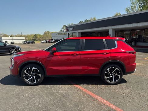 Used 2022 Mitsubishi Outlander SE image 11