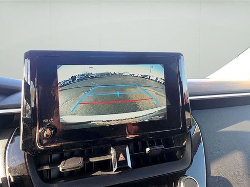 Used 2025 Toyota Corolla LE image 16