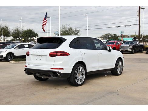 Used 2017 Porsche Cayenne Platinum Edition image 6