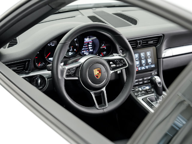Certified 2018 Porsche 911 Carrera RWD image 9