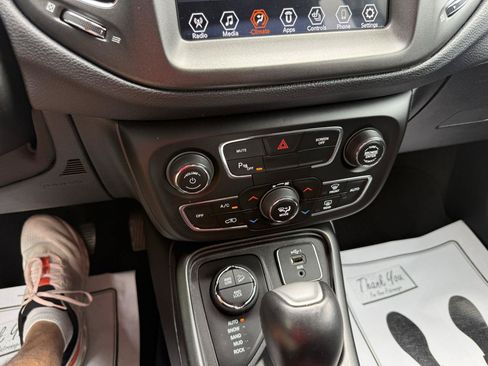 Used 2020 Jeep Compass Trailhawk w/ Cold Weather Group AWD/4WD image 26