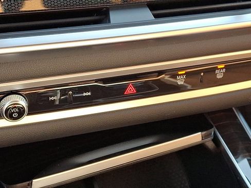 Certified 2024 BMW X5 xDrive40i w/ Premium Package image 17