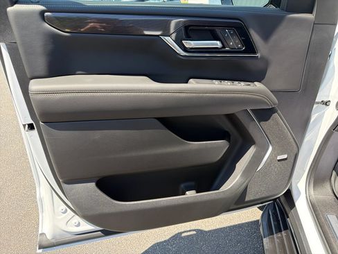 New 2026 GMC Yukon Elevation w/ Elevation Premium Package AWD/4WD image 12