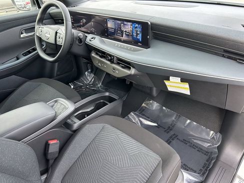 New 2026 Nissan Leaf w/ Illuminated Package image 8