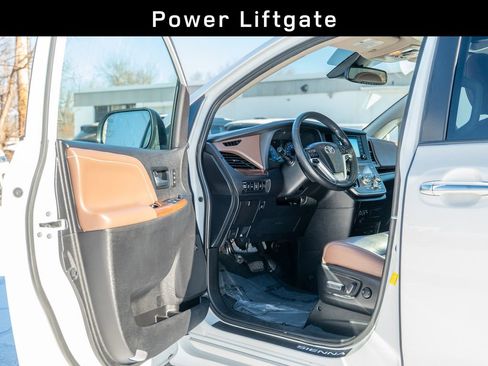 Used 2020 Toyota Sienna Limited Premium image 11