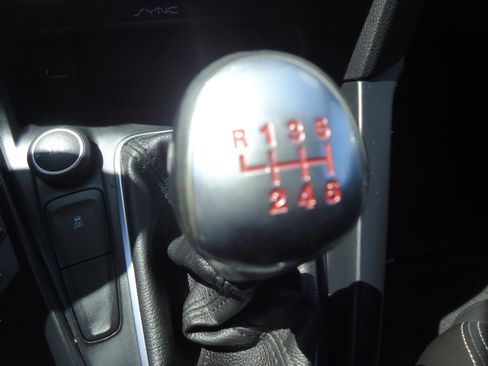 Used 2015 Ford Focus ST w/ Equipment Group 401A FWD image 20