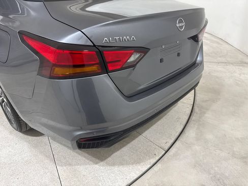 Used 2025 Nissan Altima 2.5 SV FWD image 21