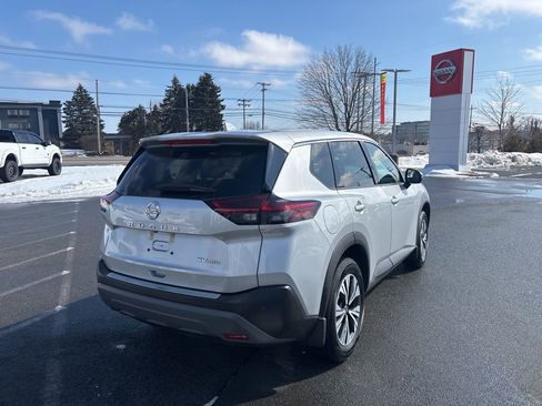 Used 2021 Nissan Rogue SV image 7