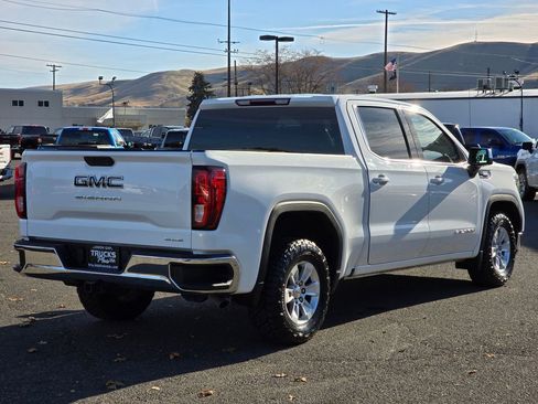 Used 2020 GMC Sierra 1500 SLE w/ SLE Value Package image 5