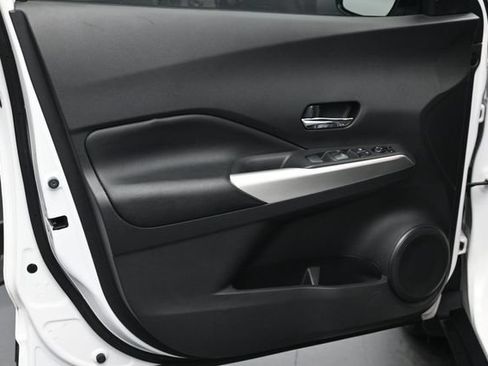 Used 2020 Nissan Kicks SR w/ SR Premium Package FWD image 20