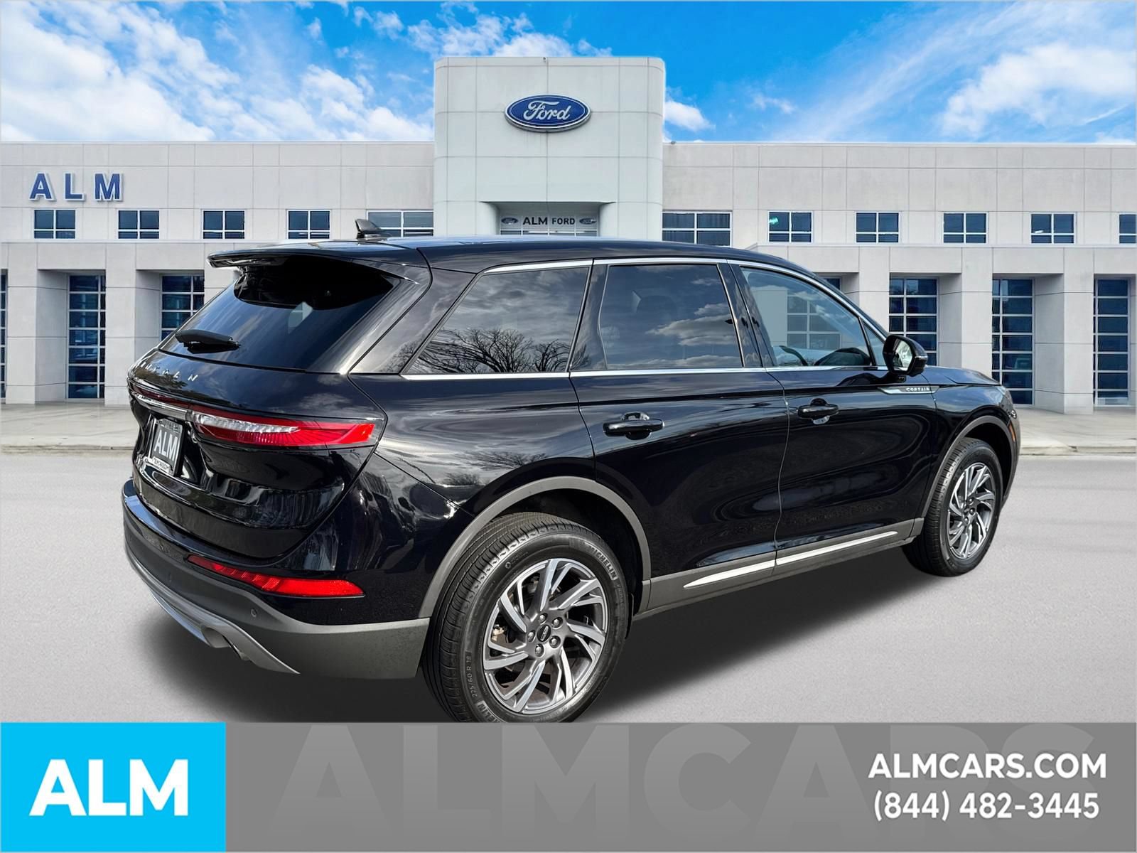 Used 2025 Lincoln Corsair AWD w/ Equipment Group 101A image 5