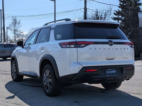 Used 2023 Nissan Pathfinder SV AWD/4WD image 5