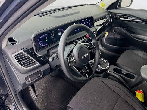 New 2026 Kia Seltos S FWD image 9
