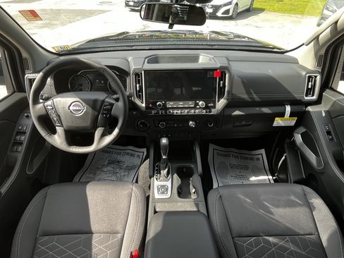 New 2026 Nissan Frontier SV w/ SV Convenience Package AWD/4WD image 17