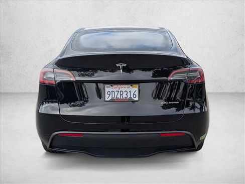 Used 2023 Tesla Model Y Long Range image 8
