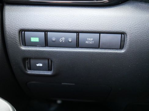 Certified 2021 Nissan Sentra SV FWD image 26