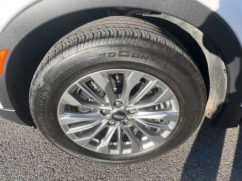 Used 2024 Cadillac XT4 Premium Luxury image 23