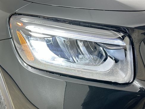 Used 2026 Mercedes-Benz GLB 250 4MATIC image 41