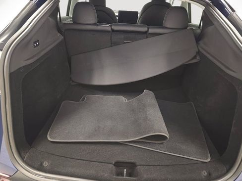 Used 2026 Tesla Model Y 2WD image 9