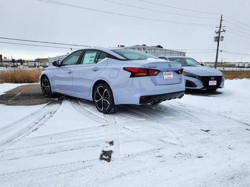 New 2025 Nissan Altima 2.5 SR w/ SR Premium Package image 3