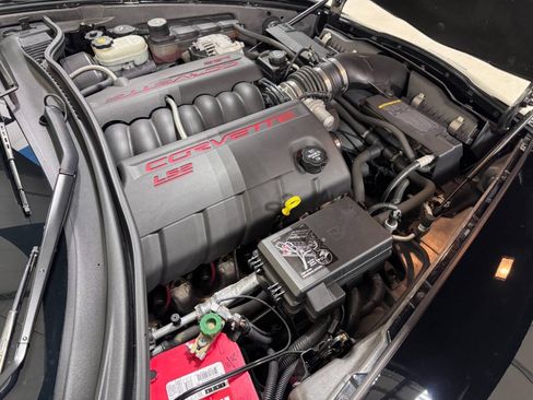 Used 2005 Chevrolet Corvette Coupe w/ Preferred Equipment Group RWD image 27