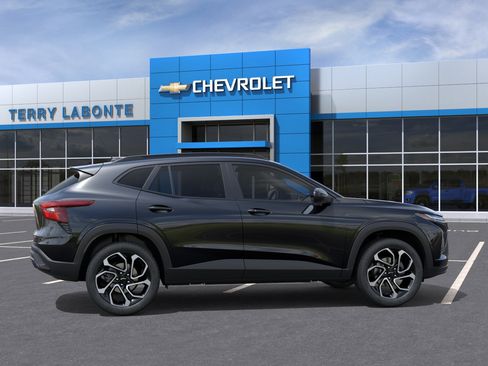 Used 2026 Chevrolet Trax RS w/ Sunroof Package FWD image 7