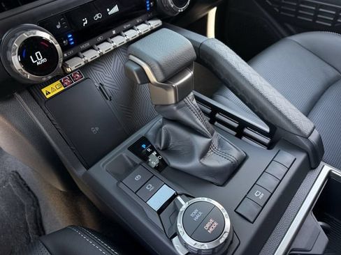 New 2026 Toyota 4Runner Limited AWD/4WD image 19