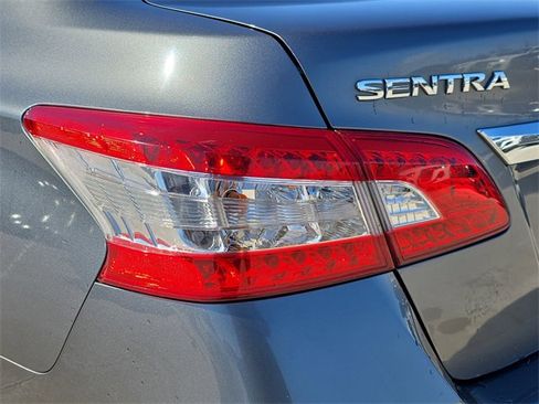 Used 2015 Nissan Sentra SV image 36